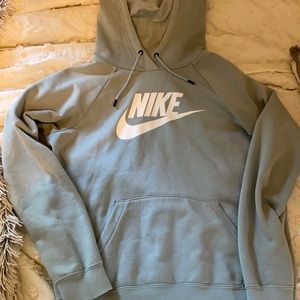 Women’s Nike sweatshirt